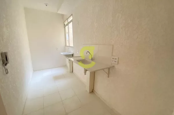 Apto semi mobiliado, 2 dorm, churrasqueira e uma vaga!