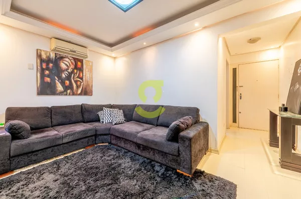 Apartamento mobiliado e reformado, 110m², 3 dorm, suíte com hidro, 3 banheiros, 2 vagas, sacada, Bela Vista, Porto Alegre