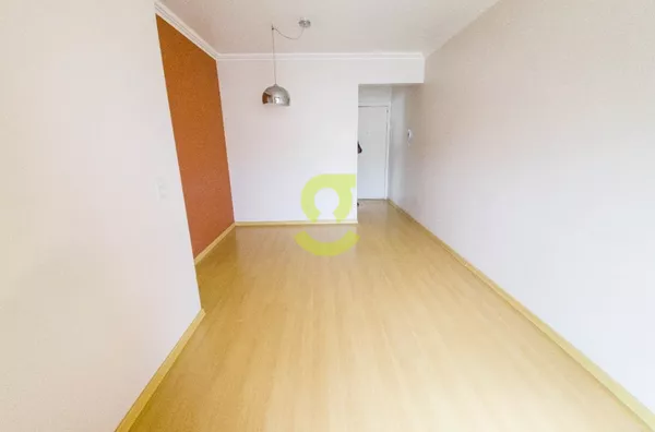 Apto reformado, andar alto, sacada,2 dorm, vaga e infra!