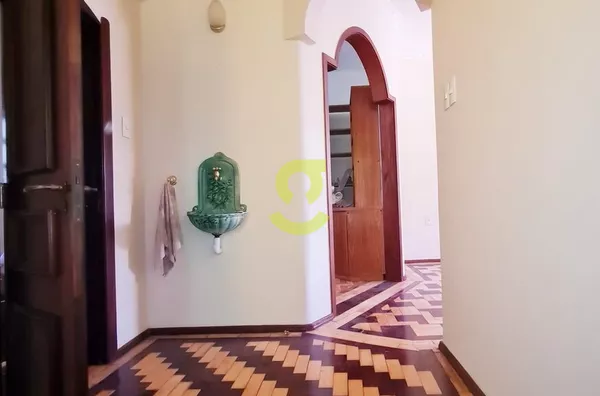 Ótima casa comercial, toda reformada, 300m priv, no bairro Petropolis!