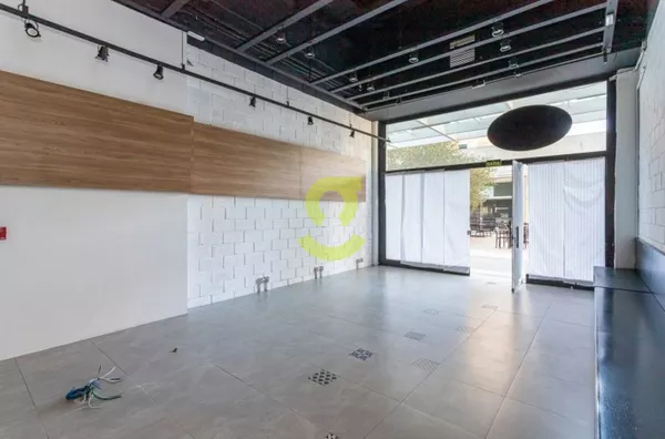 Loja comercial, 61m priv, em condominio conceito e proximo a Orla do Guaiba e shopping Praia de Belas!