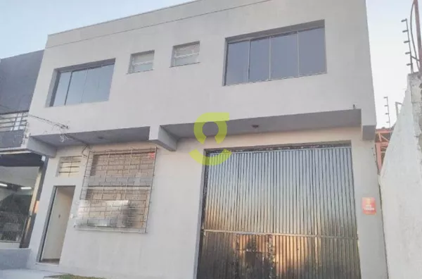 Pavilhão reformado, 3 salas, 350m2