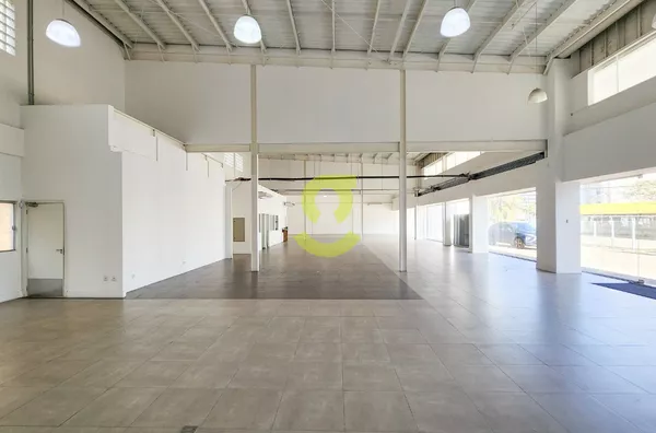 Espetacular loja comercial, TODA reformada, 1.300m2, 13 ar condicionados, 20 vagas de garagem