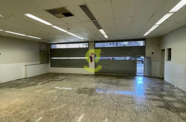 Ótima loja comercial, ponto espetacular reformada!