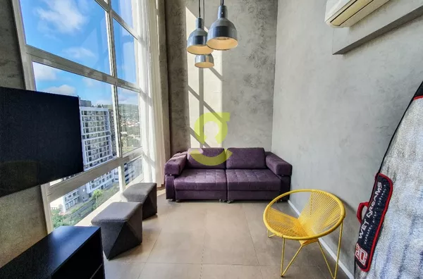 Loft duplex MOBILIADO, 64m, pé direito duplo, 2 vagas e infra!