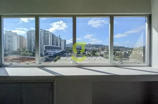 Ótima sala comercial, 358m priv, 9 salas  e 9 vagas!