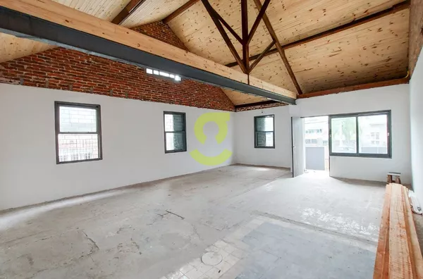 Casa comercial em avenida tradicional e movimentada, reformada, 10 vagas