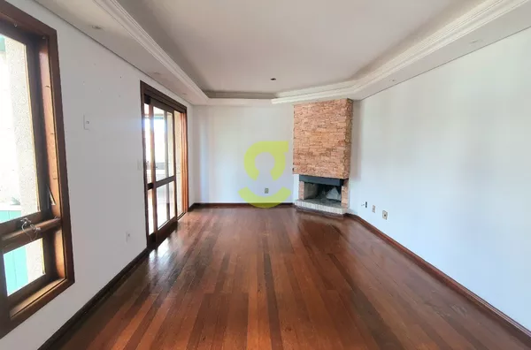 Amplo apartamento com lareira e sacada, 218m², 2 dormi, dependencia, Jardim Lindoia.