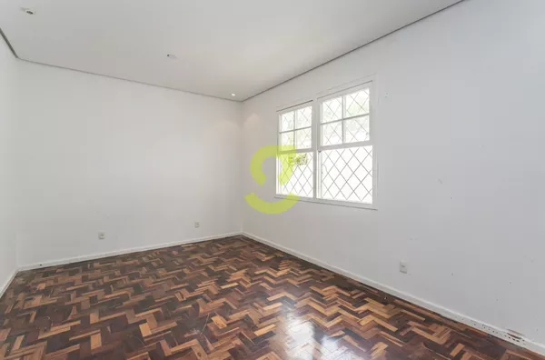 Casa comercial para aluguel com 223m²,  térreo, pátio, laleira, churrasqueira, garagem, Menino Deus, Porto Alegre