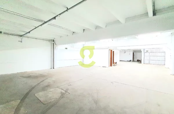 Lindo Prédio Comercial Para Locação, 900m² totais e 634m², Privativo. 11 vagas