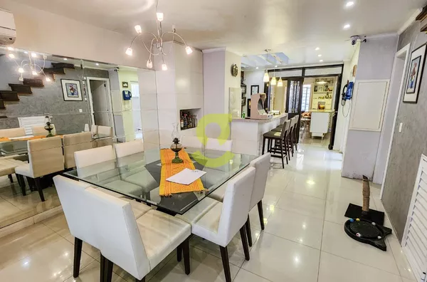 Ótima casa triplex semi mobiliada, 348m priv, 3 dorm, suite, lavabo, churrasqueira, 5 vagas