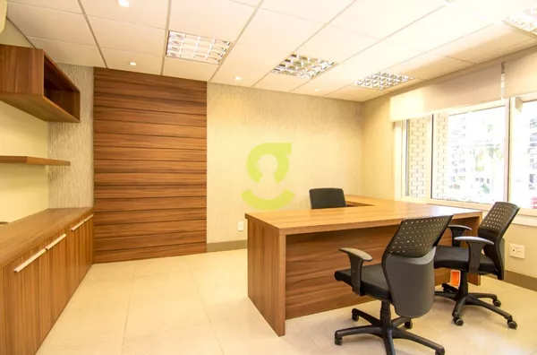 Linda Casa Comercial em bairro Nobre, 464m², equipada e estruturada.