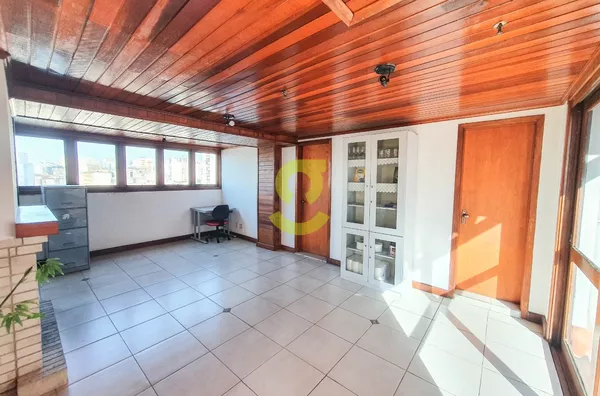 Sala comercial, 400m, 7 salas, 4 banheiros, lareira, churrasqueira, terraço!