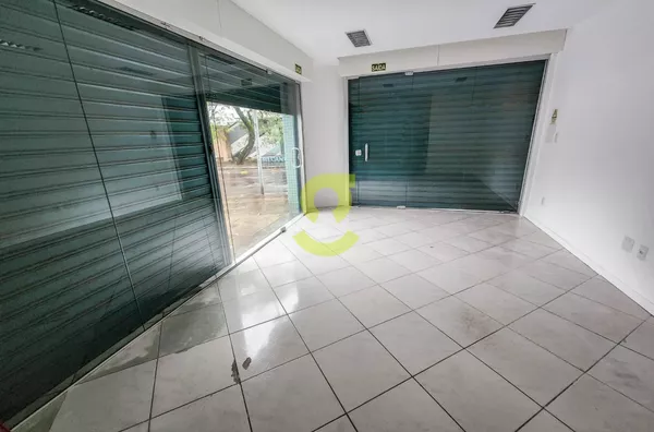 Loja c/ mesanino, 42m, 4 vagas privativas, 8 vags rotativas!