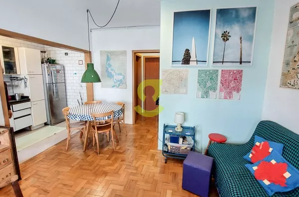 Apto mobiliado, 2 dorm, andar alto, 71m privativos bem localizado!