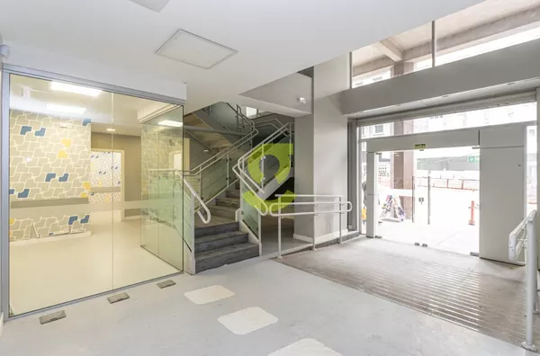 Loja para aluguel,  840m², ar condicionado, piso laminado, banheiro, elevador, 