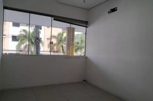 Excelente sala comercial frente para Av dos Dourados