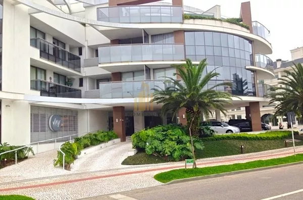 Lindo mobiliado 3 suítes 60 metros do mar.