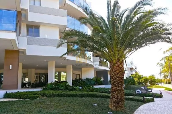 Lindo cobertura mobiliada 2 suítes 60 metros do mar.