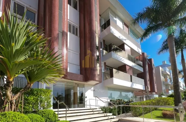 Apartamento 4 suites, 900 metros do mar.