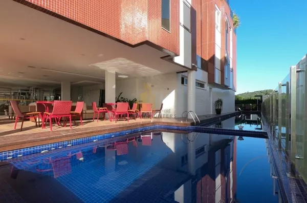 Apartamento 4 suites, 900 metros do mar.