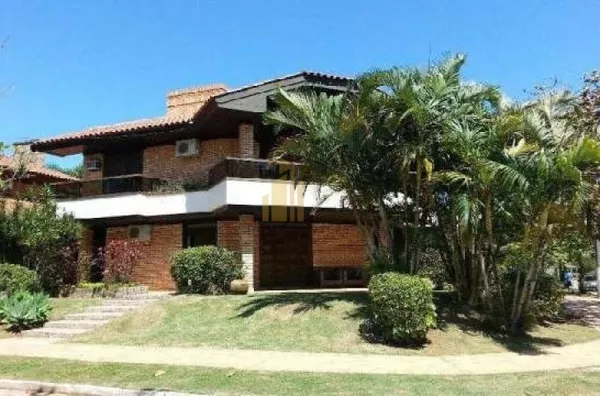 Linda casa em Jurere Internacional a 30 metros do mar!