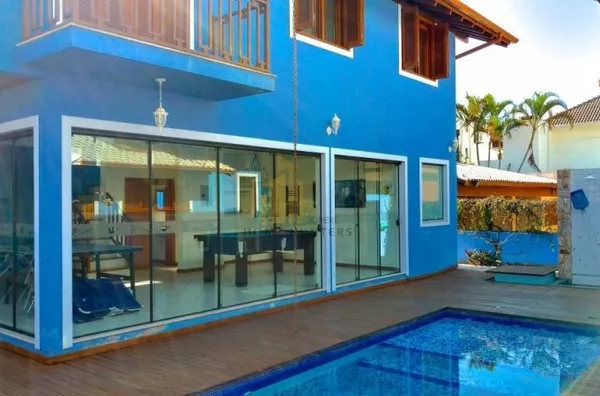 Excelente casa para venda e temporada em Jurere internacional