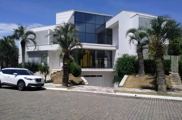 Casa para venda, 5 suítes a 600 metros do mar.