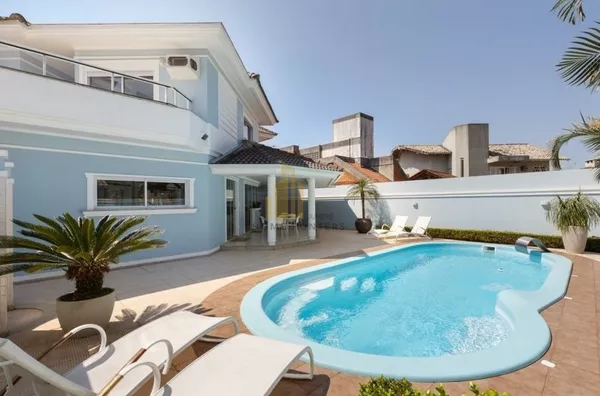 Excelente casa em Jurerê