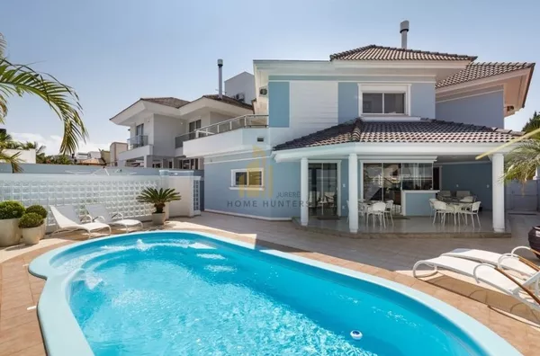 Excelente casa em Jurerê