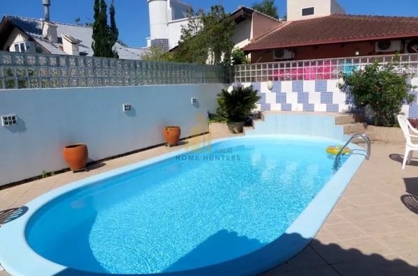 Excelente Casa para Temporada, acomodação para 13 pessoas.