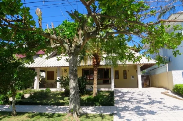 Excelente Casa para Temporada, acomodação para 13 pessoas.