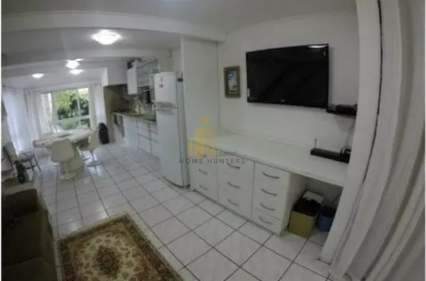 Apartamento em Jurerê a 100 metros da praia