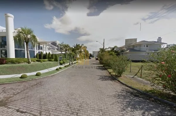 Lindo terreno 600m² a 100 metros do mar