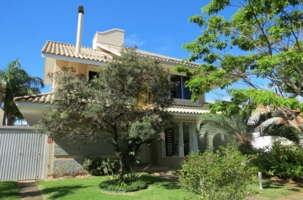 Linda casa em Jurerê Internacional.