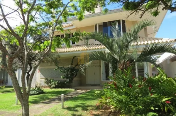 Linda casa em Jurerê Internacional.