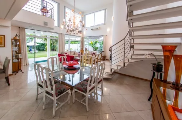 Venda e locação anual, Casa luxuosa em Jurerê Internacional