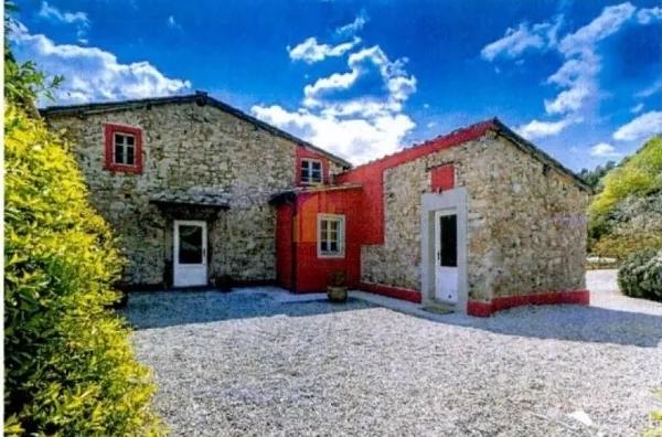 Linda propriedade histórica na Toscana Itália