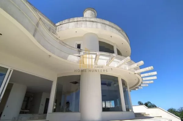 Linda mansão com 1.600 m², com  vista mar