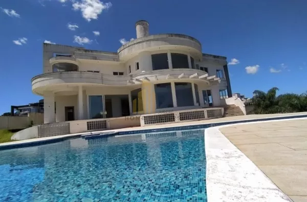 Linda mansão com 1.600 m², com  vista mar