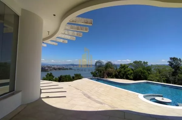 Linda mansão com 1.600 m², com  vista mar