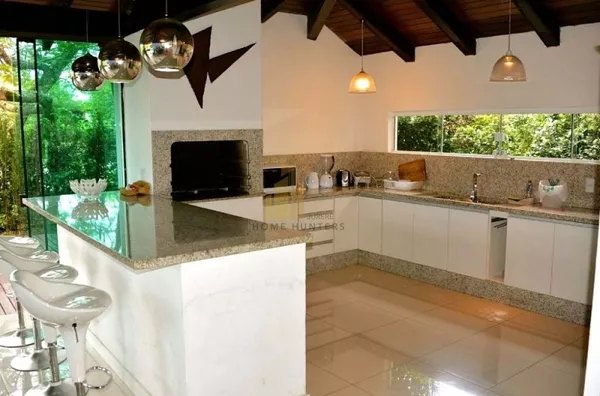 Temporada, casa com 4 suítes.