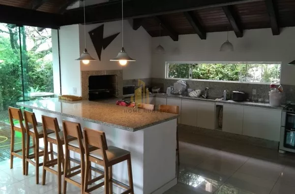 Temporada, casa com 4 suítes.