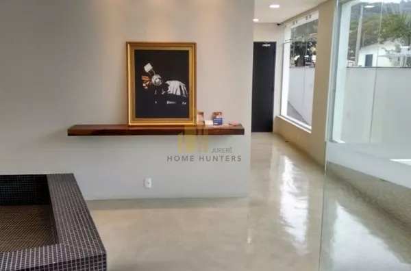 Cobertura  2 dorm, 2 vagas de garagem.