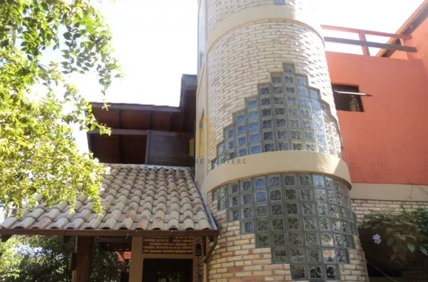 Linda  casa 4 dorm 2 suítes 60 da praia da Lagoinha.