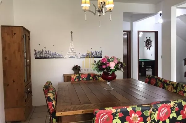 Ótima casa com sete dormitórios