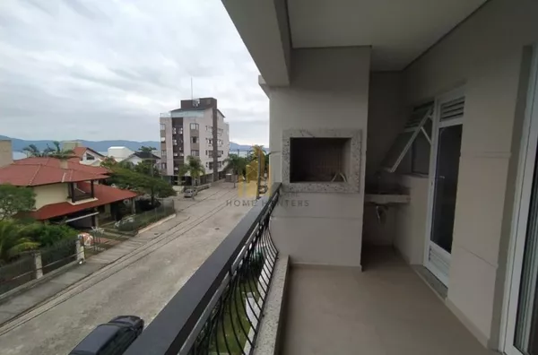 Venda, Excelente apartamento a 80 metros da praia. 
