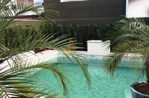 Linda casa  em Jurerê Internacional ,com piscina.