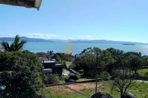 Excelente casa com vista mar