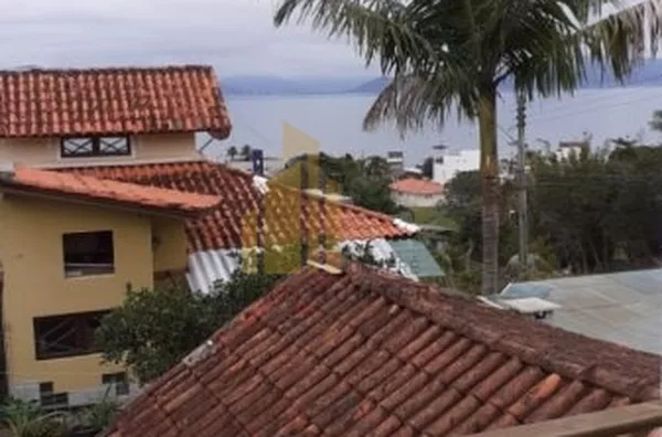 Excelente casa com vista mar